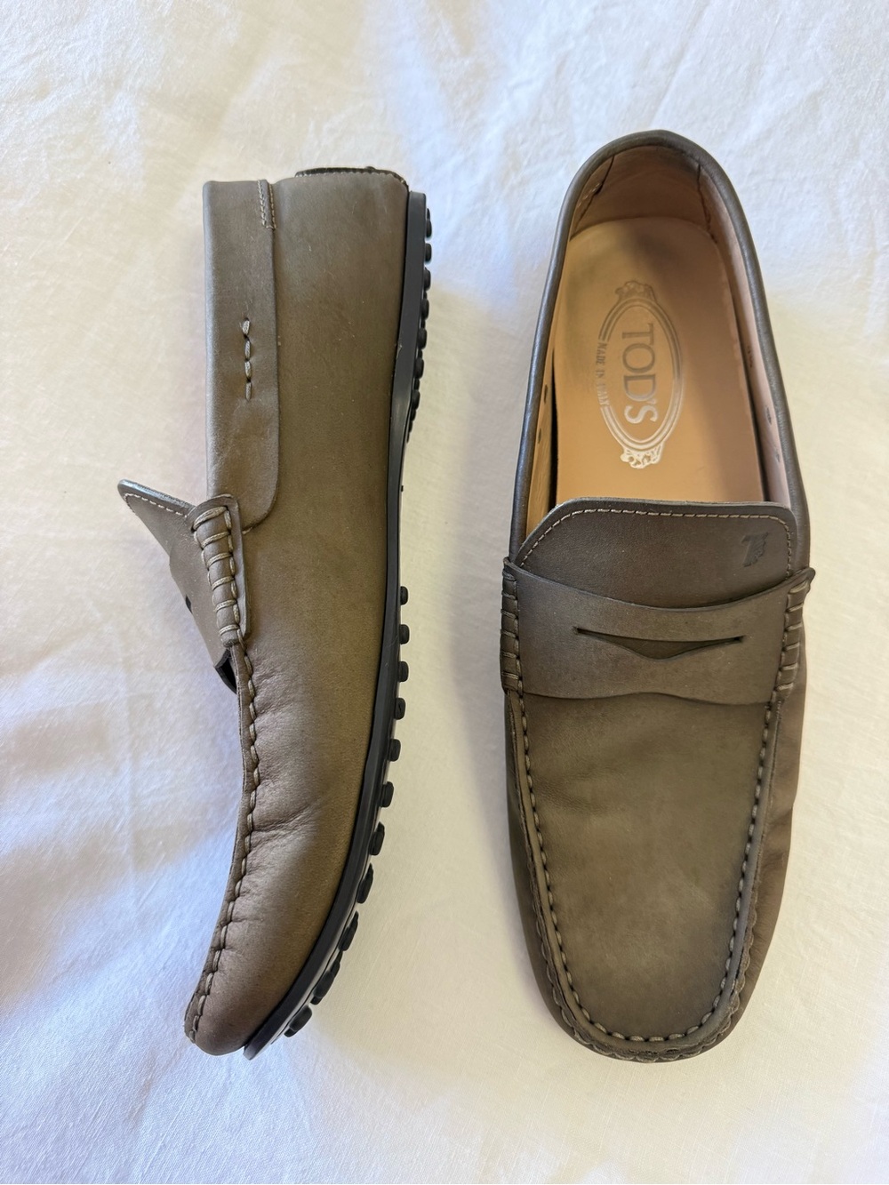 Tod's | Men's 9.5 | Gray Taupe Distressed Leather Gommino Driving Loafer Italy